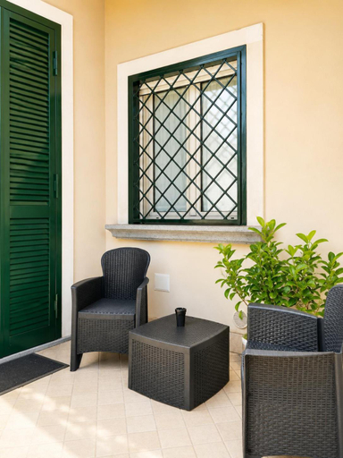 Others 4, casa corallium, Napoli