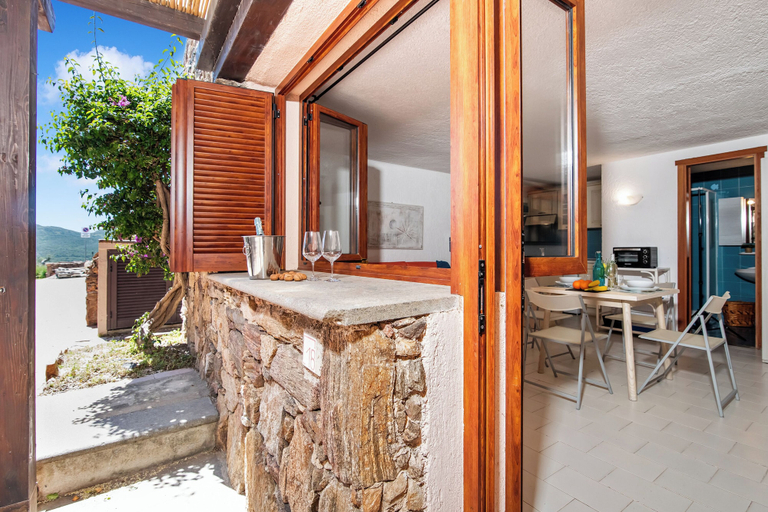 Outdoor dining, Ladunia 2, Olbia-Tempio