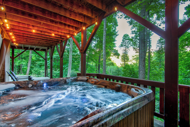 Interior 2, Carolina Charm - Hot Tub - Pool Table - Fire Pit-, Watauga