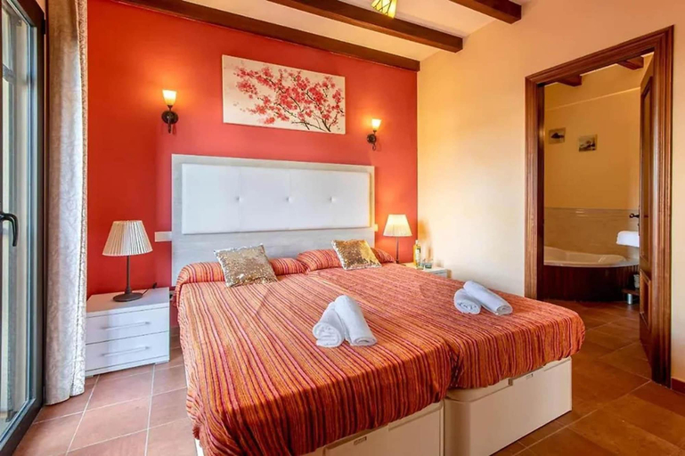 Others 3, Villa Gabriela, Baleares