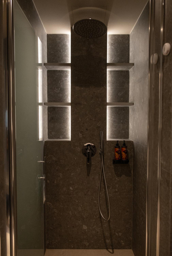 Bathroom 5, Royal Hotel and Suites, Central Macedonia