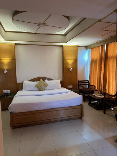 Bedroom 5, Hotel Lords Regency - Connected to the Mall Road, Shimla