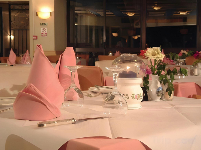 Food & Drinks 5, Hotel Castille