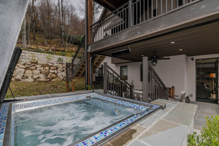 Interior 2, Antler Trail Lodge Uxury Awaits, Views, 4 King Suites, Firepit, Hot Tub, Watauga