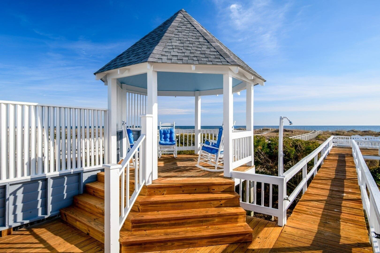 Property grounds 3, Ohana - 4 Br Home, Brunswick