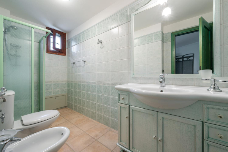 Bathroom 3, Villa Olga, Carbonia-Iglesias