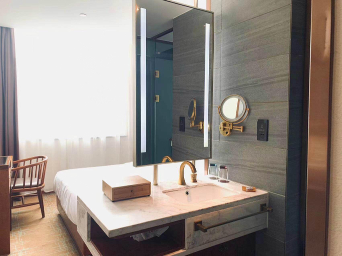Bathroom 3, James Joyce Coffetel Aletai Lanwan Food City, Altay