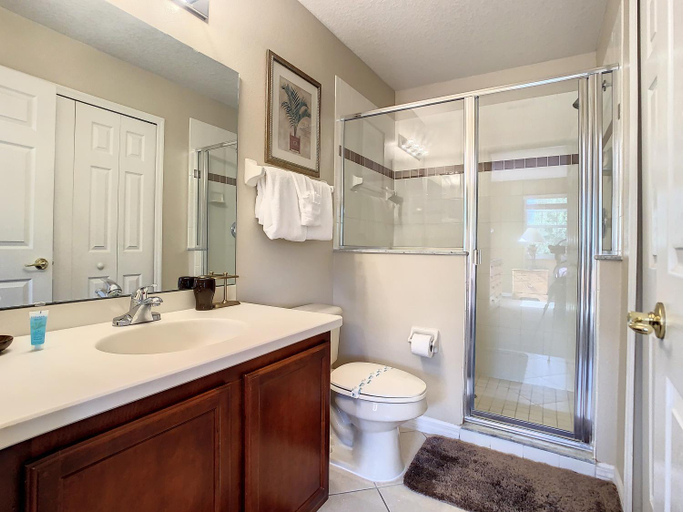Bathroom, Fantastic 7 Bed 6 Bath in Prestigious Gated Comm., Osceola