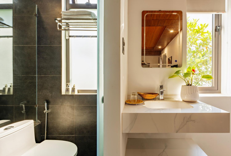 Bathroom 3, Laughter Garden Villas, Da Nang