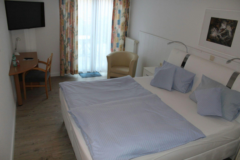 Bedroom 2, Hotel zum Goldenen Wagen, Lörrach