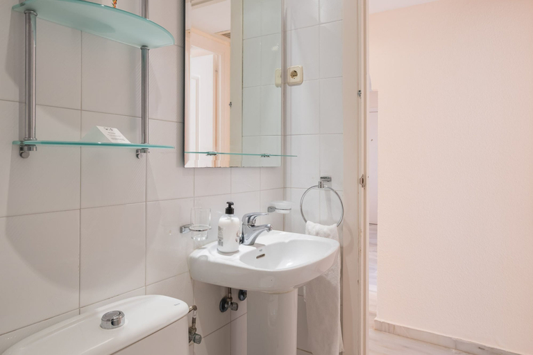 Room 4, AS SM 171 in Mijas Costa, Málaga