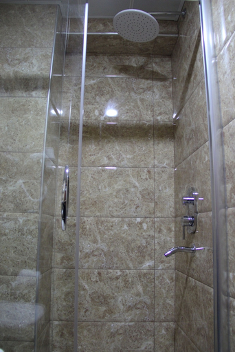 Bathroom 5, Kaya Madrid Hotel, Fatih