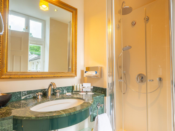 Bathroom 3, ROEWERS Privathotel, Vorpommern-Rügen