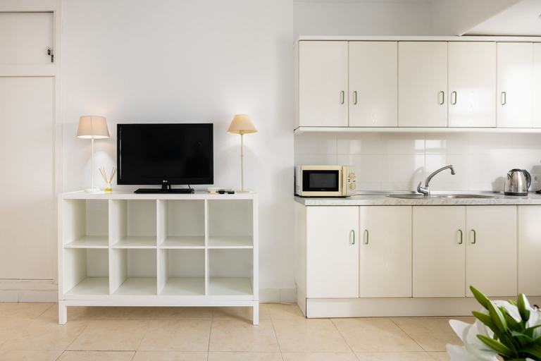Room 3, AS EXT Fgrl PYR 1004, Málaga