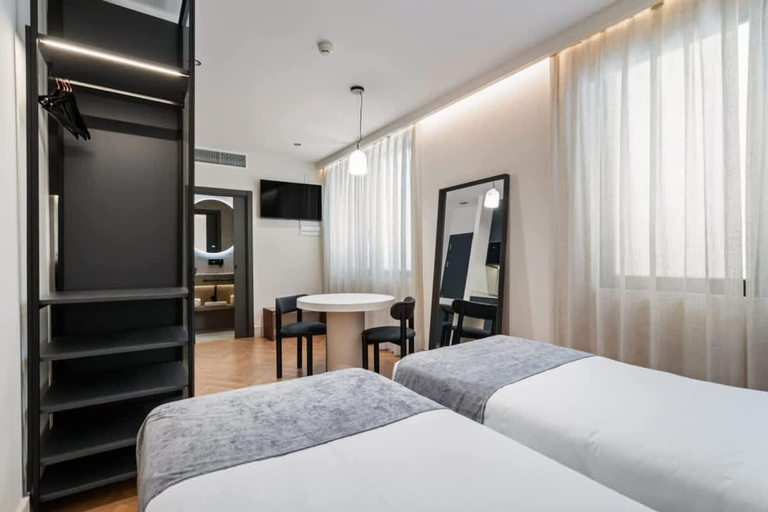 Room 2, Pac Fico Deluxe Twins Suite Near Retiro, Madrid