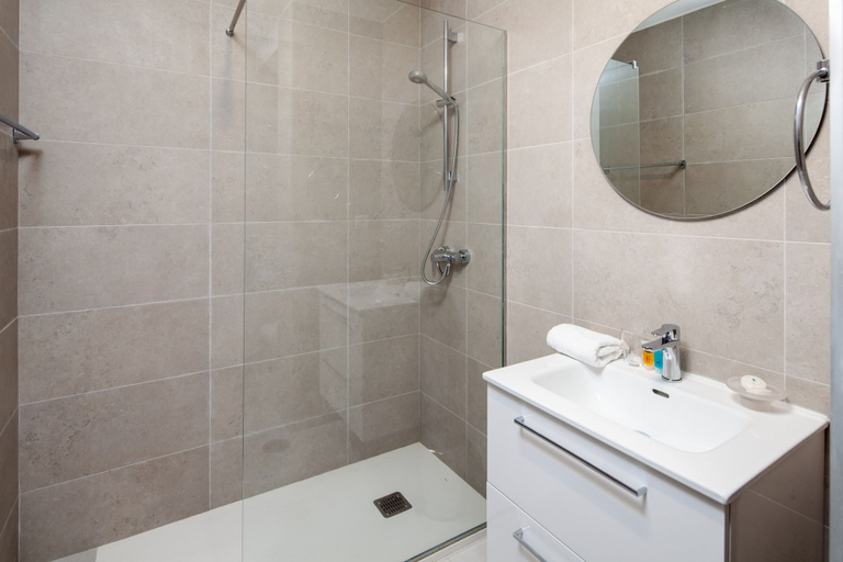 Room 5, AS PM 28A in Mijas Costa, Málaga