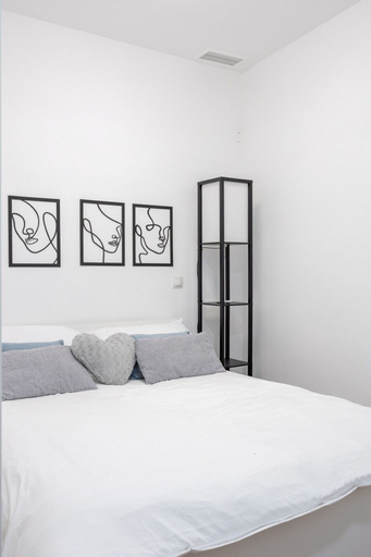 Room 5, Stay in La Latina Stylish Apartment for Work and Study, Madrid