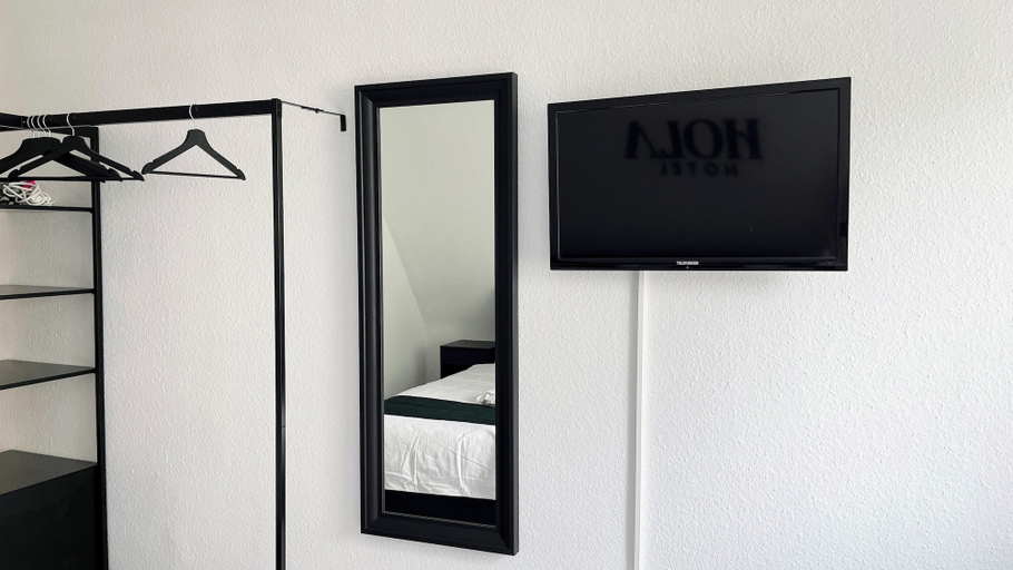 Others, Hola Hotel, Stuttgart