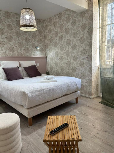 Bedroom 3, Au Bosquet Fleuri, Indre
