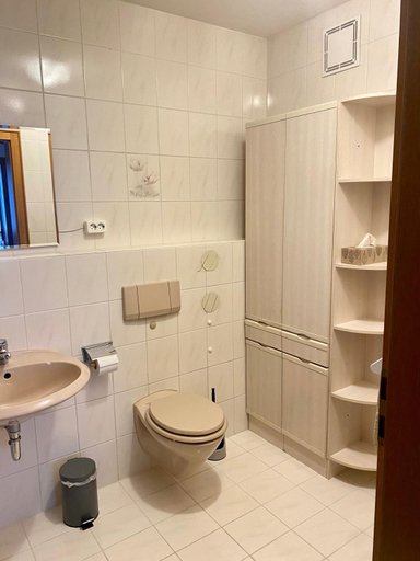 Bathroom 2, Ferienwohnung Starnberg, Starnberg