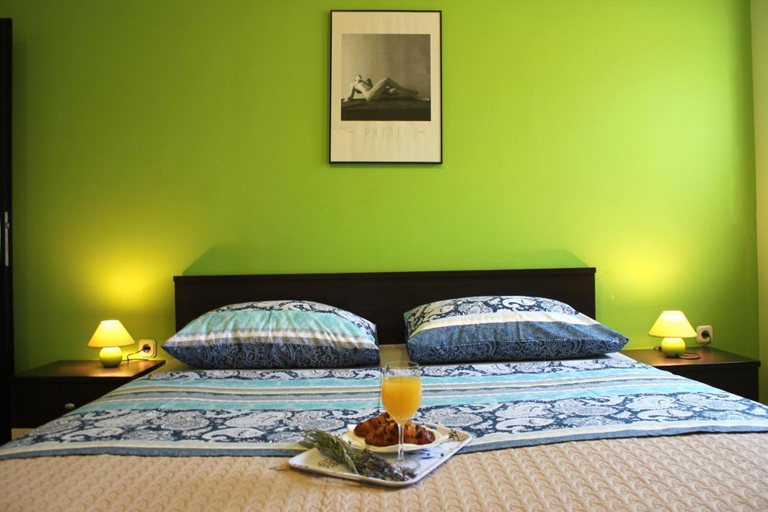 Bedroom 2, Lovely Roses Apartment, sleeps 6, Preko