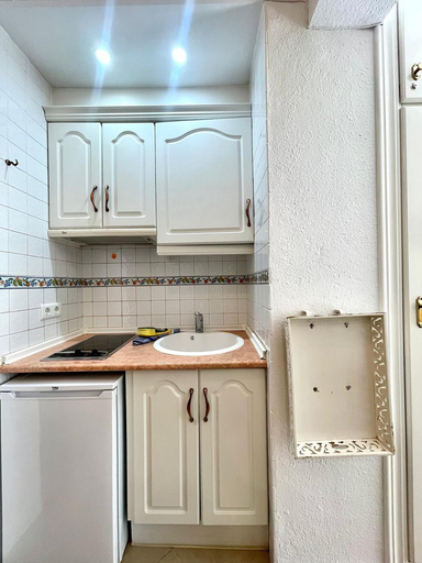 Room 4, Terrasol Plazamar 3-6, Málaga