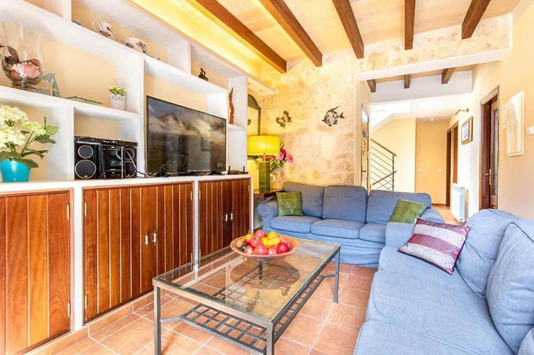 Others 4, Villa Gabriela, Baleares