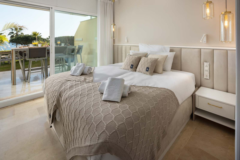 Room 3, AS EXT CBP Granados 1201, Málaga