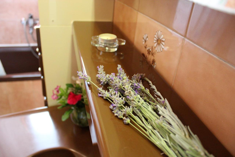 Others 4, Roses Apartment, Preko