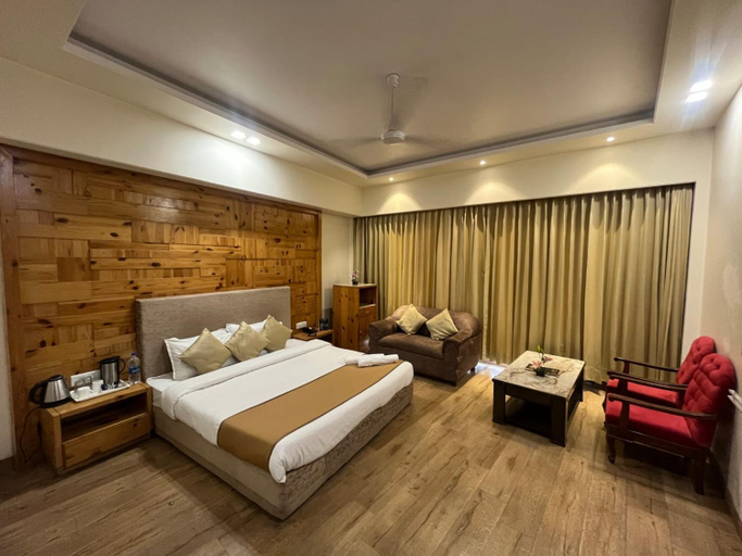 4, Hotel Barog Heights, Solan
