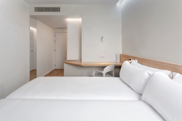 Bedroom 5, B&B Hotel Famalicao, Vila Nova de Famalicão