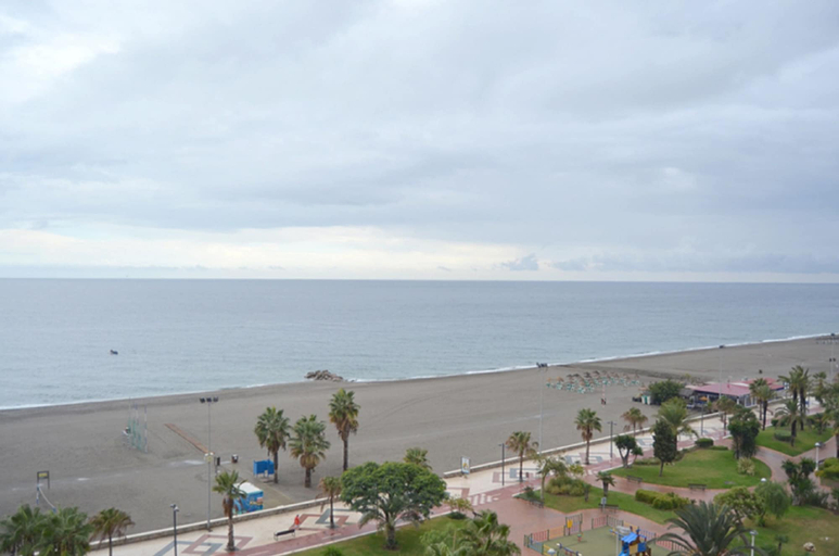 Room 5, Terrasol SAN Gerardo 2-8-2 Frontal AL MAR, Málaga
