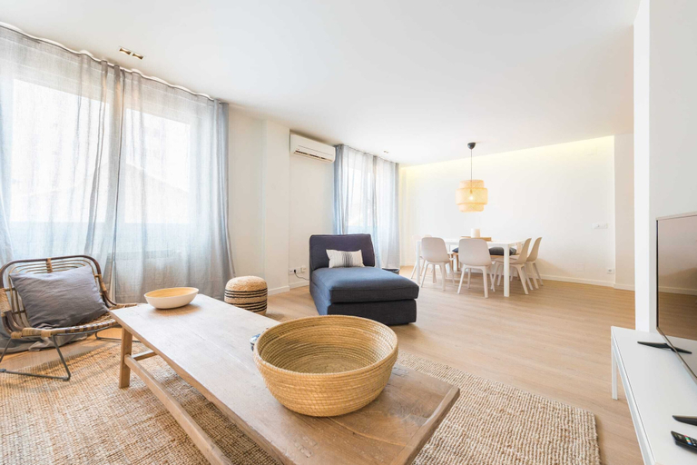 Room 2, The Double Loft Designer Loft for 4 Next to Atocha, Madrid