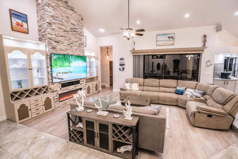 Living area 5, Apollos Anchor - 926 Golf Island Dr 5 Bedroom Home, Hillsborough