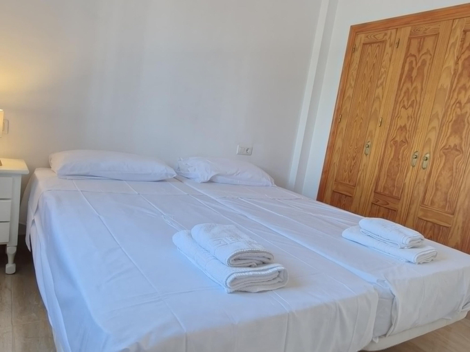 Room 4, Nerja Sun Apartments Carabeo Sea, Málaga