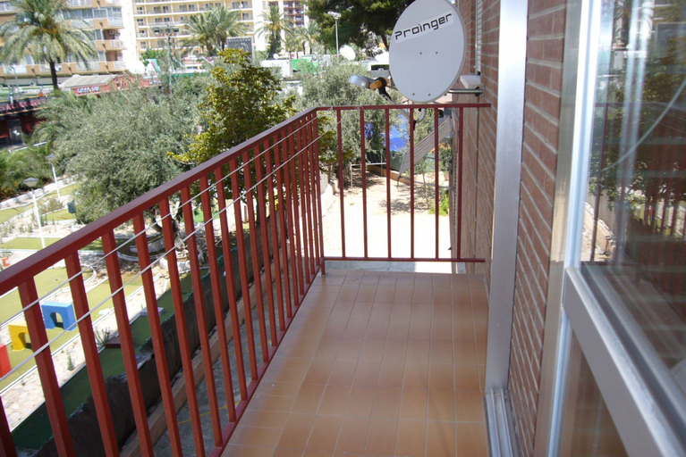 Room 5, Oce3 2A in Benidorm With 2 Bedrooms and 1 Bathrooms, Alicante