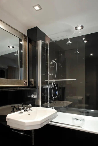 Bathroom 3, Broad Leys, Buckinghamshire