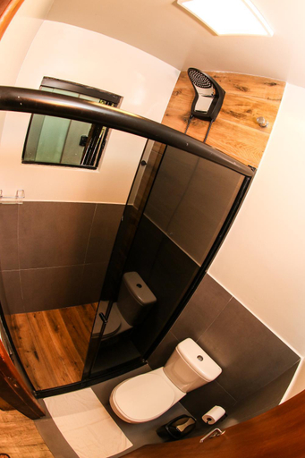 Bathroom 3, Bossa Beach House, Paranaguá