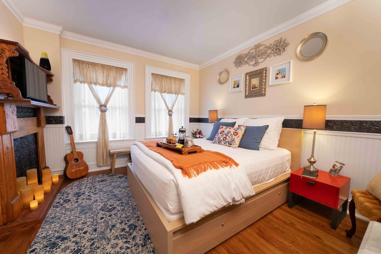 Bedroom 2, Main Street Inn, Kansas City