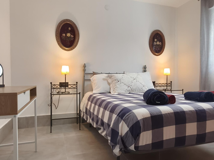 Room 3, Nerja Sun Apartments Bahia 7, Málaga