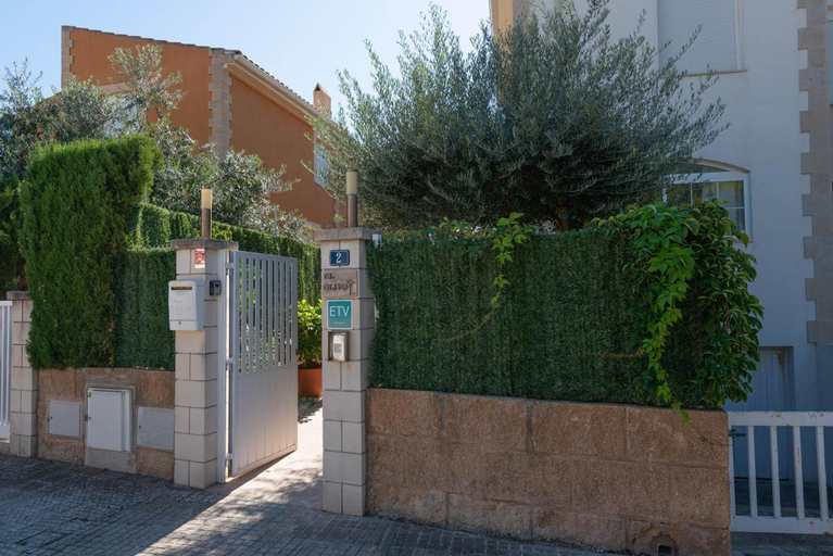 Room 2, Villa El Olivo With 3 Bedrooms and 3 Bathrooms, Baleares
