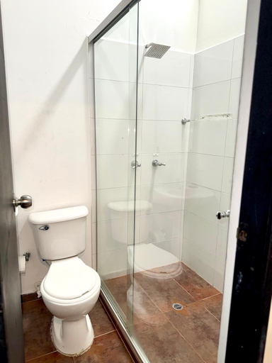 Bathroom 3, Hotel San Juan 70 Medellin, Medellín