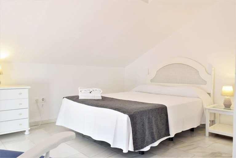 Room 3, Villa Anna - 4 Bedrooms F-3, Málaga