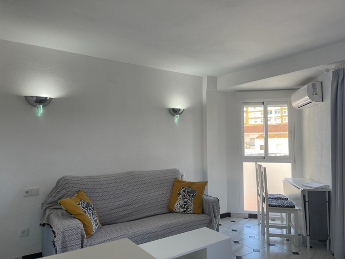Room 5, Terrasol Plazamar 6-2, Málaga
