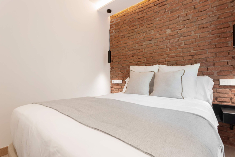 Room 5, Stylish 1-bd Apart in Bernab u Concha Espina II, Madrid