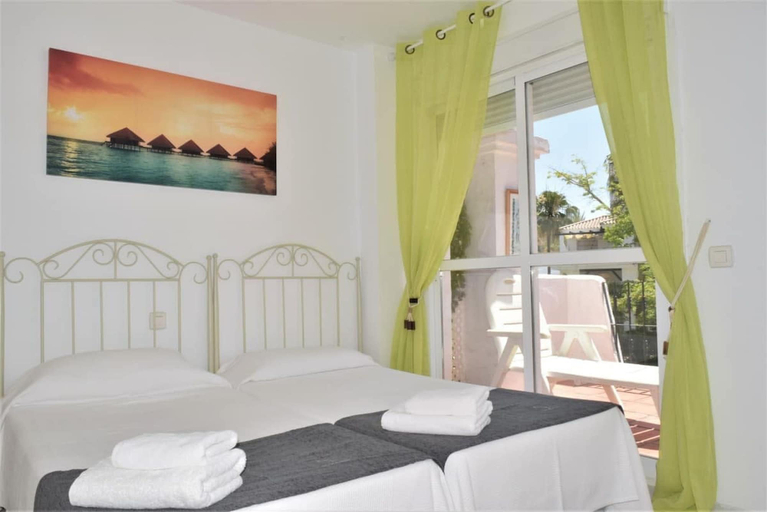 Room 2, Villa Anna - 4 Bedrooms F-3, Málaga