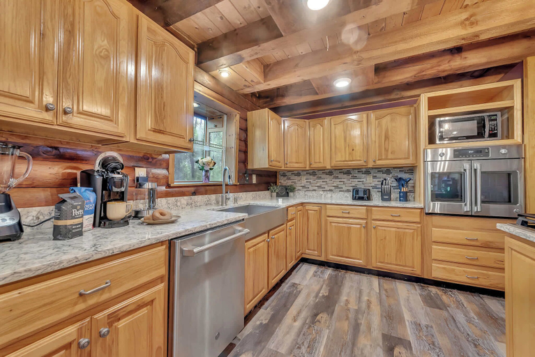 Interior 5, Secluded Log Cabin With Hot Tub, Fire Pit, Game Room, Pike