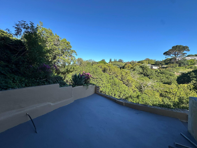 5, Serene 2-Bedroom Apartment in Gqeberha with River Views, Nelson Mandela Bay
