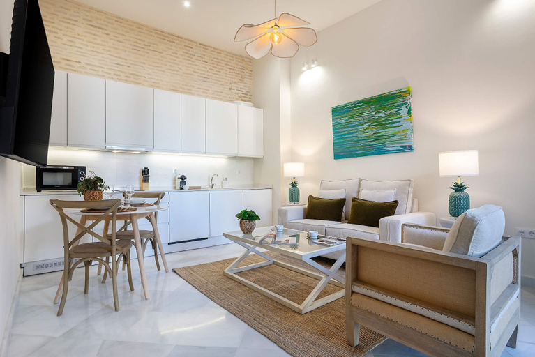 Room 4, Spectacular Duplex With a Private Pool in Seville Mendoza Rios II, Sevilla