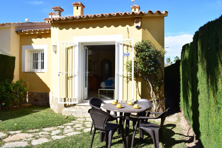 Room 2, Ad1000 in Oliva With 2 Bedrooms and 1 Bathrooms, Valencia